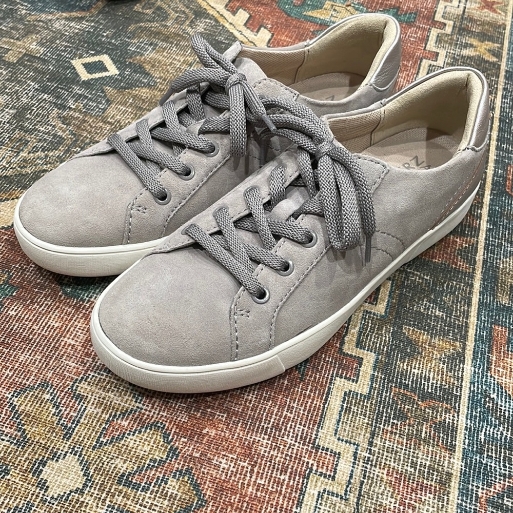 Naturalizer gray suede sneakers